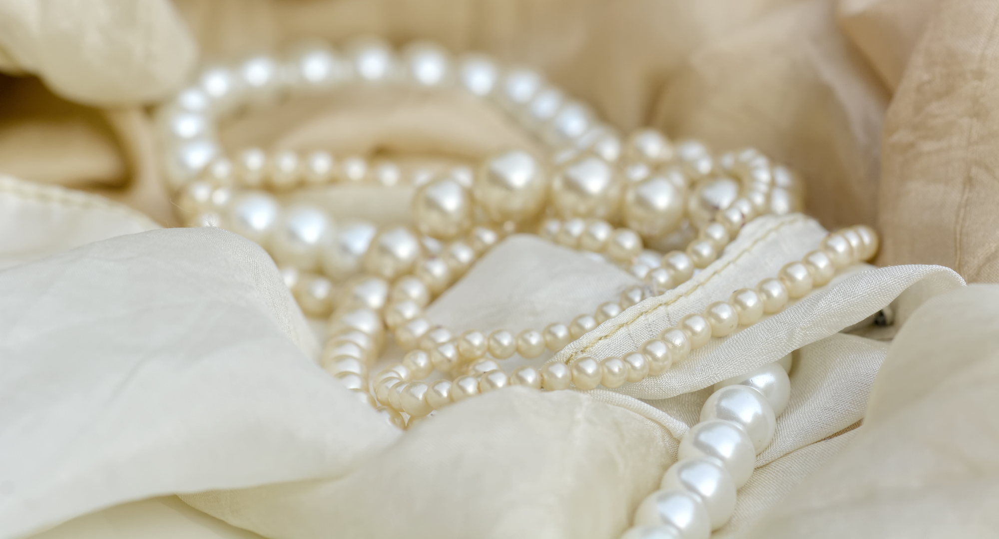 Perlový náhrdelník z bílých perel, ruční výroba, Perlomanie